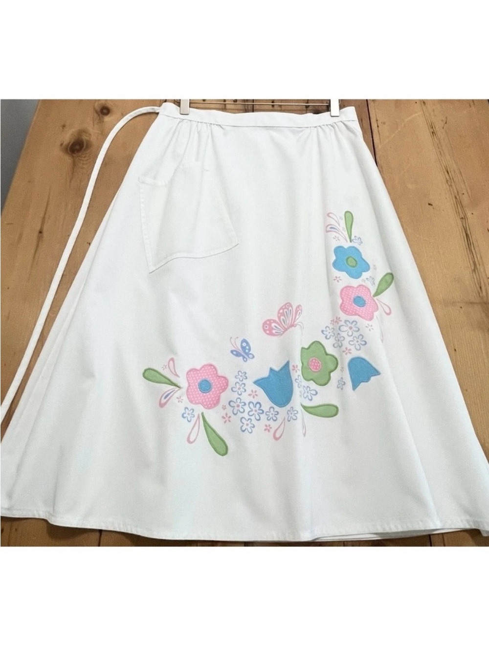 1960s Vintage Wrap Skirt Haphazard Designs Flowers A-line Pocket Knee-length